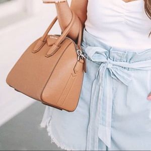 Meet your Posher, Paulina